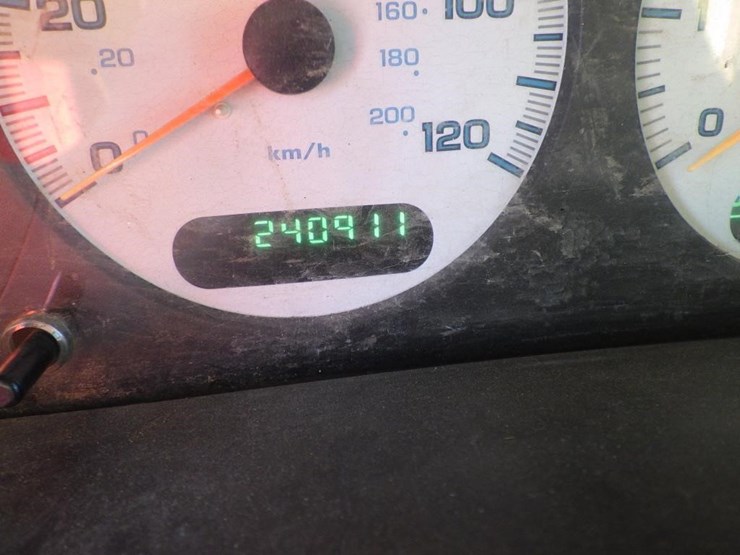 2002-dodge-grand-caravan-image-14