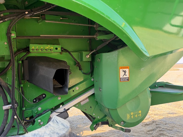 2014-john-deere-s670-image-12