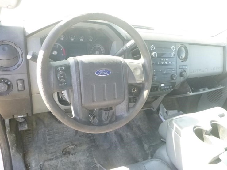 2013-ford-f550-image-11