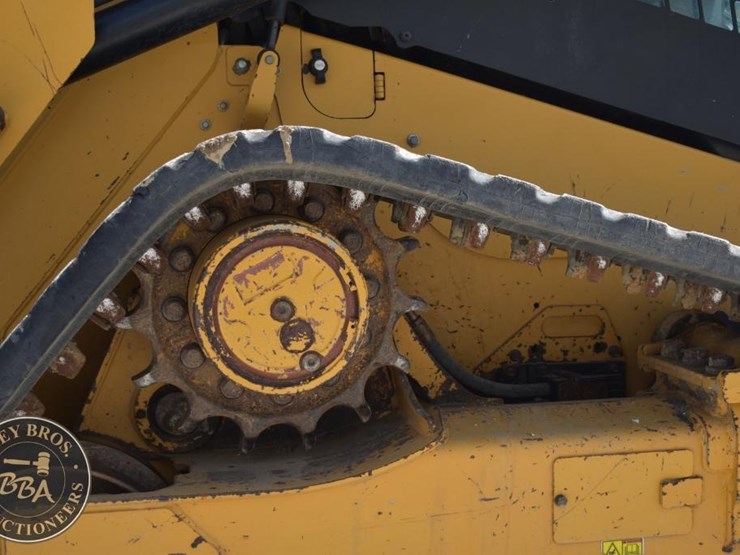2023-caterpillar-259d3-image-32