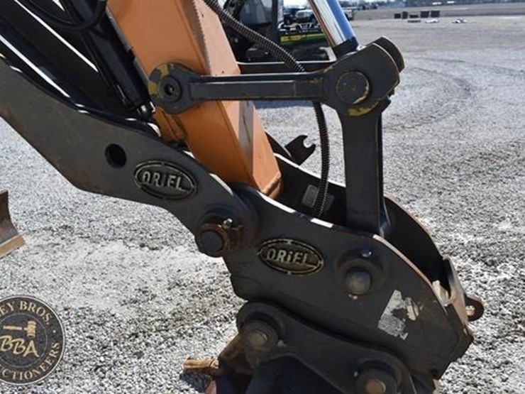 2022-case-cx75csr-image-28