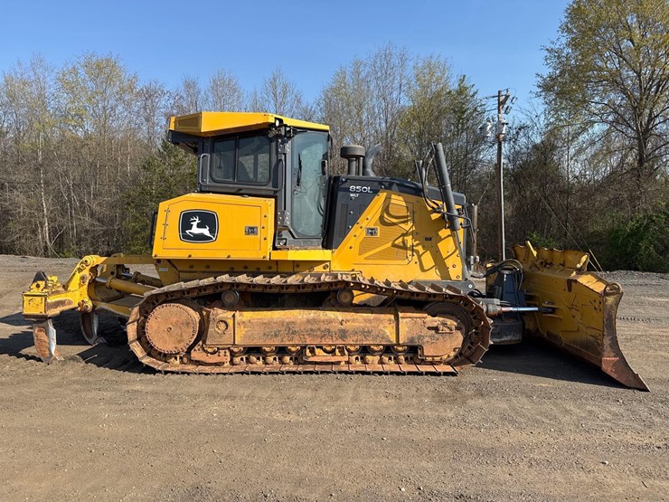 2021-deere-850l-wlt-image-7