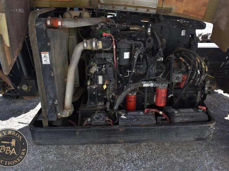 2015-jlg-g10-55a-image-45