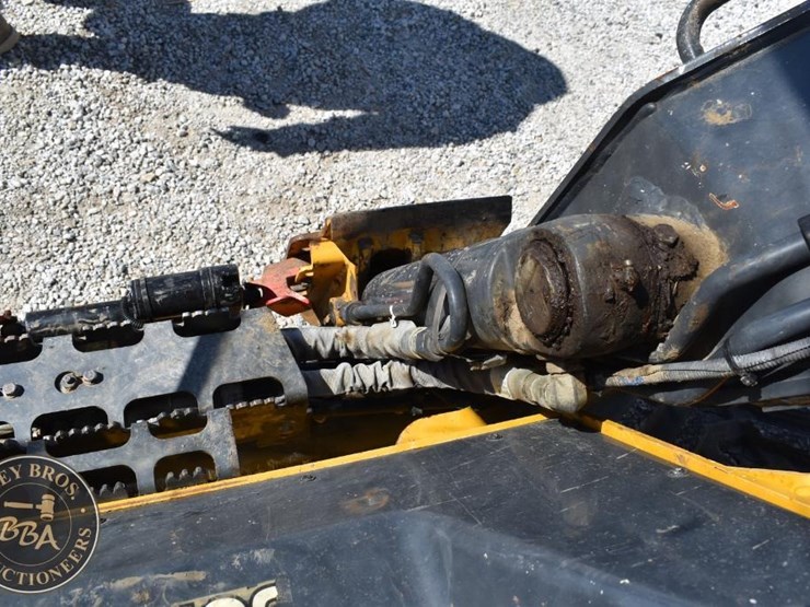 2019-deere-333g-image-64