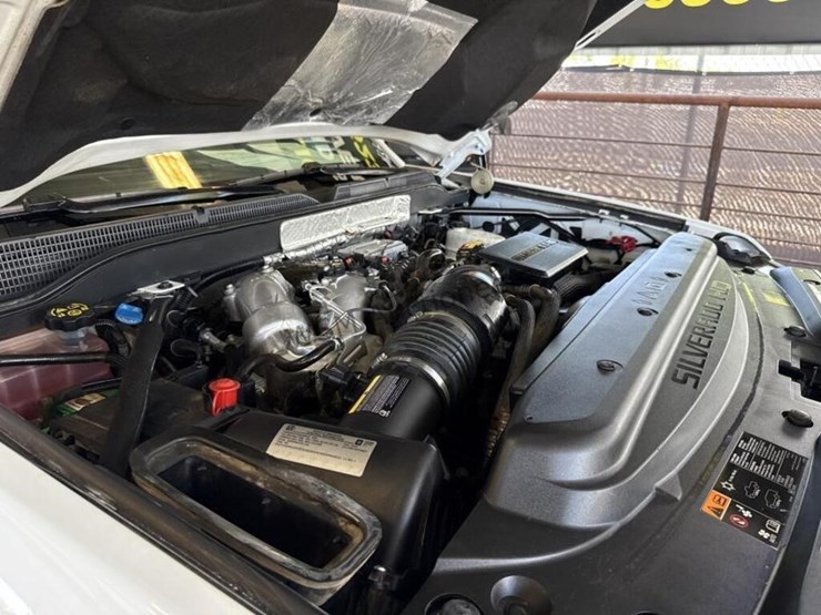 2019-chevrolet-silverado-2500hd-image-13