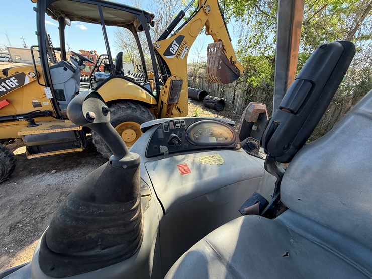 2017-case-580sn-image-15