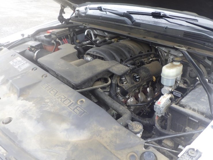 2016-chevrolet-tahoe-image-10