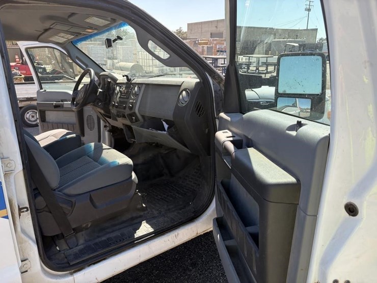 2016-ford-f250-xlt-image-9