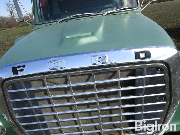 1973-ford-8000-image-12