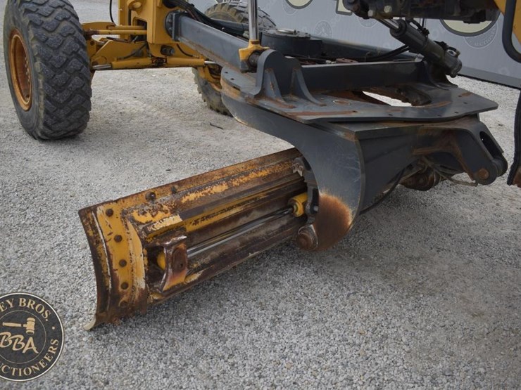 2007-deere-672d-image-31