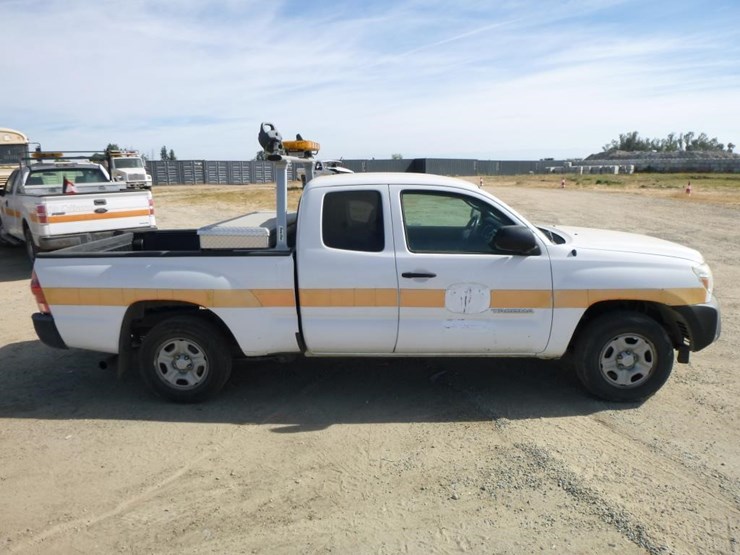 2013-toyota-tacoma-image-18