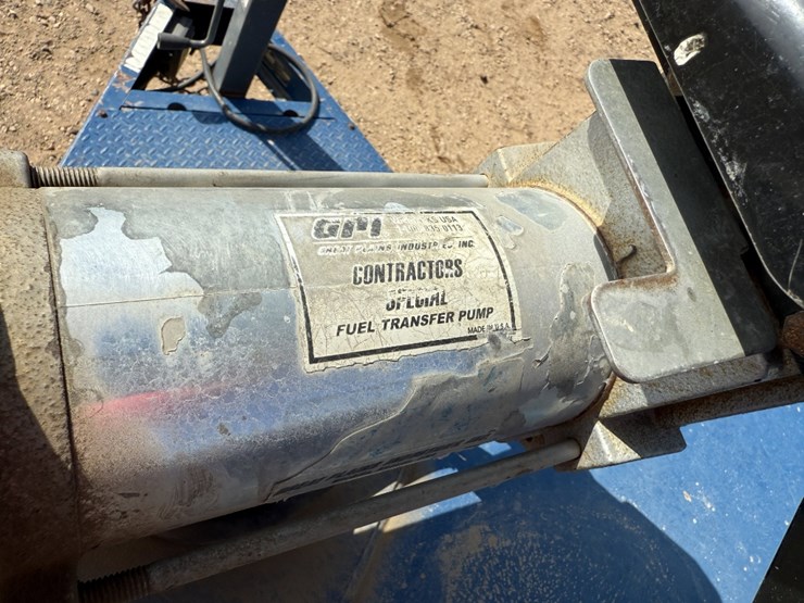 2013-thunder-creek-equipment-990-image-8