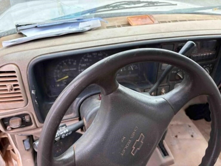 2000-chevrolet-2500-image-18