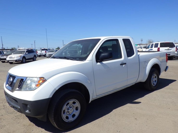 2015-nissan-frontier-image-1