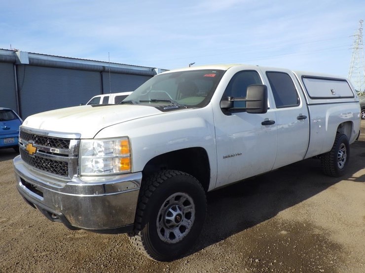 2013-chevrolet-3500hd-image-1