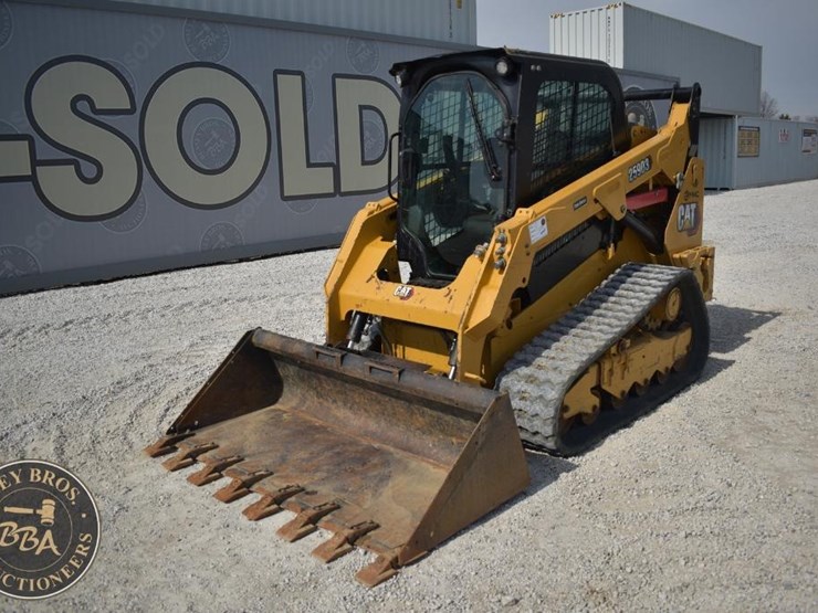 2022-caterpillar-259d3-image-1