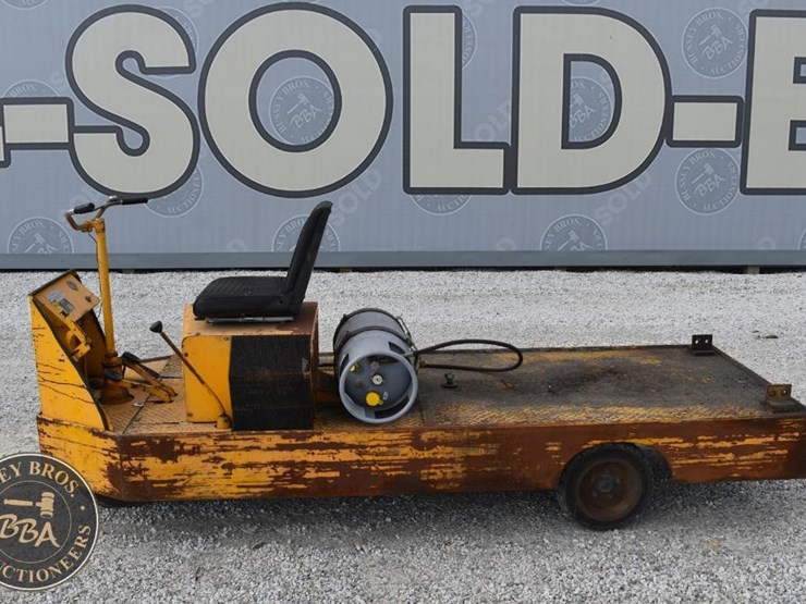 1996-united-tractor-2500bl-42652-image-5