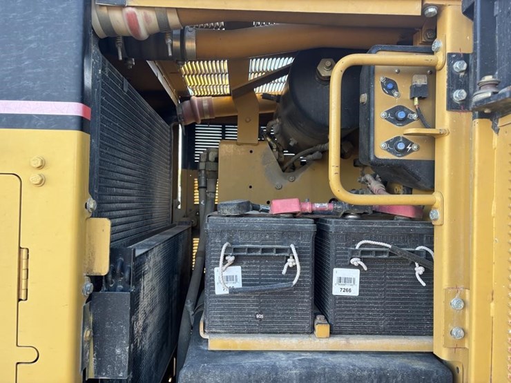 2006-caterpillar-143h-motor-grader-image-65