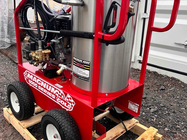 magnum-4000-series-hot-water-pressure-washer-image-5