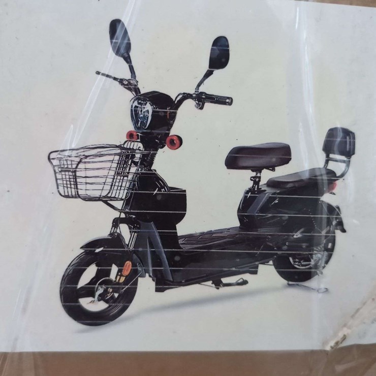 IREV Electric High End Two Wheeled Vehicle - New In Box - Black