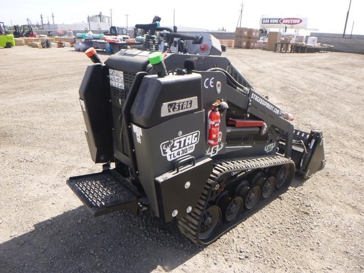 2025-kubota-d1703-image-3