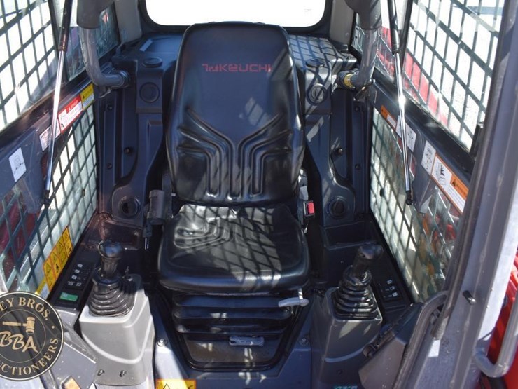 2020-takeuchi-tl8r2-image-43