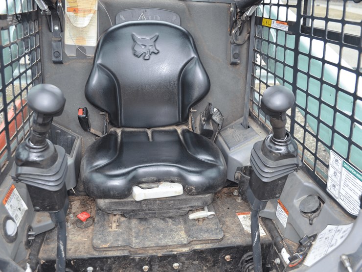 2017-bobcat-s740-image-11