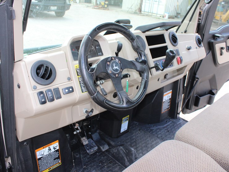 2018-john-deere-gator-image-9