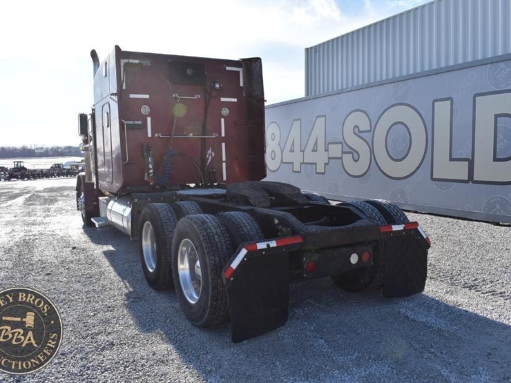 2004-peterbilt-379-image-9