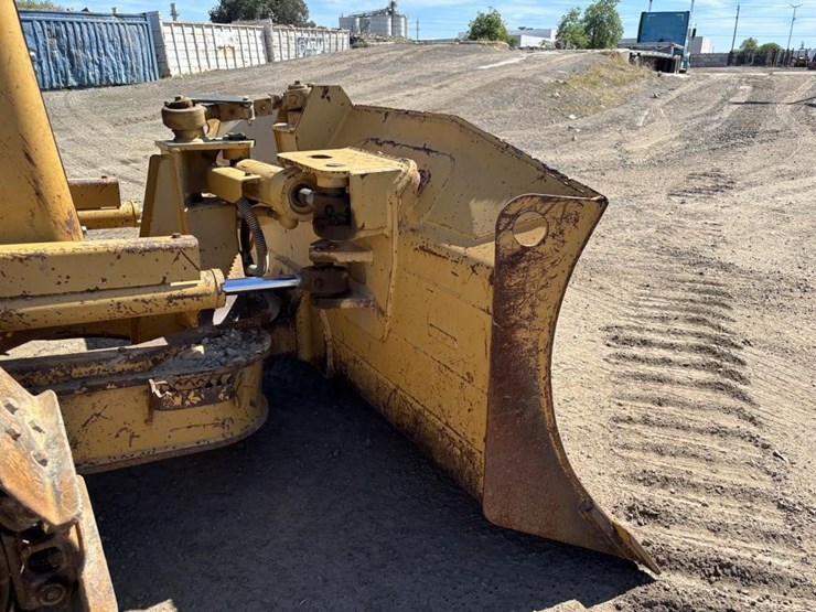 2002-caterpillar-d3g-image-12