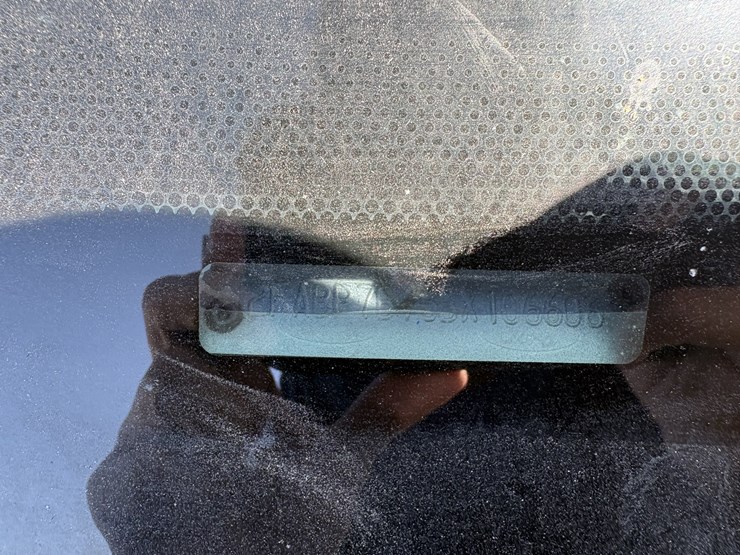 #2005-•-2011-ford-crown-victoria-passenger-car-image-3