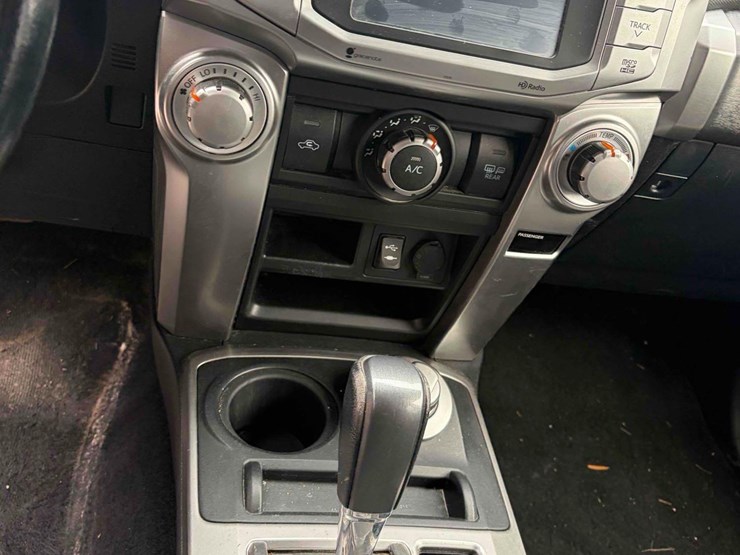 2015-toyota-4-runner-image-10