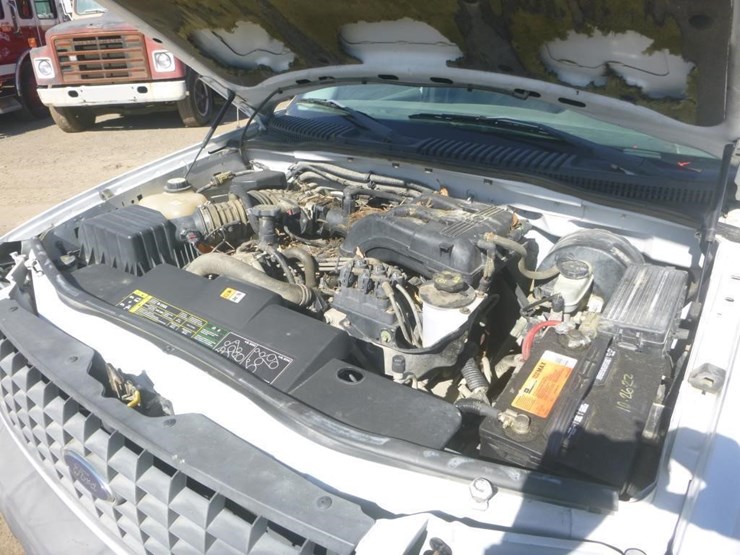 2004-ford-explorer-image-11