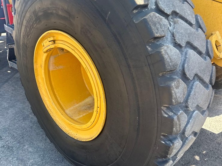 2022-john-deere-644-image-23