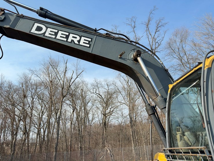 2008-deere-160d-lc-image-15