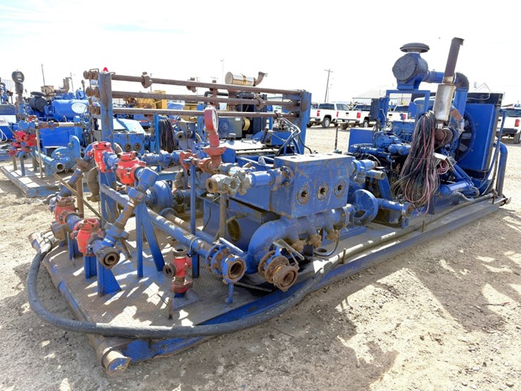 ofm-10k-wp-triplex-well-service-pump-p/b-detroit-series-60-14l-665-hp,-skidded-image-3