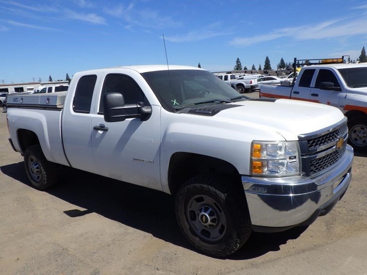 2013-chevrolet-2500hd-image-2