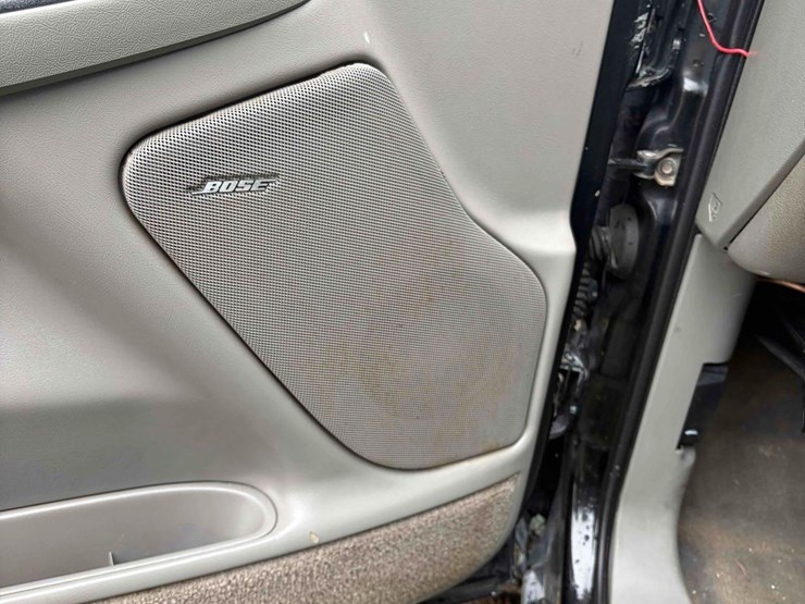 2003-chevrolet-silverado-2500-image-13