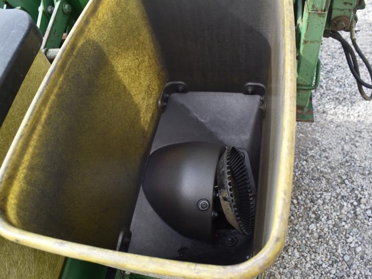 1990-john-deere-7240-image-13