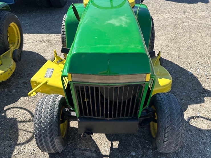 john-deere-212-image-2