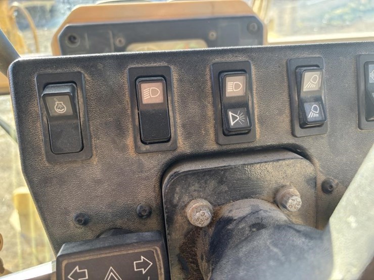 2006-caterpillar-143h-motor-grader-image-40