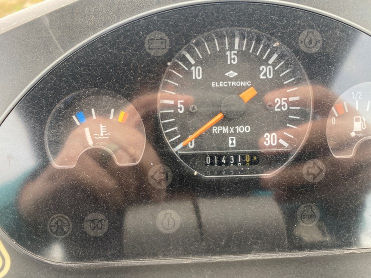 2013-volvo-sd70-image-3