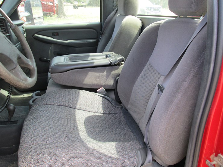 2006-chevrolet-2500hd-image-24