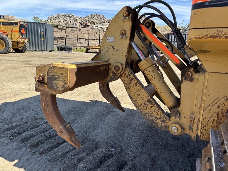 2002-caterpillar-d3g-image-15