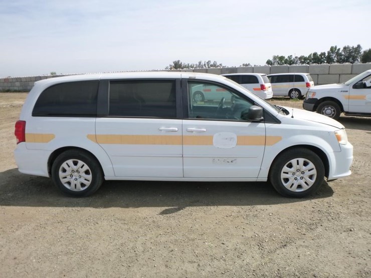 2014-dodge-grand-caravan-image-23