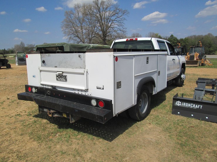 2017-chevrolet-3500hd-image-3