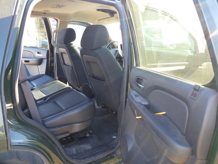 2014-chevrolet-tahoe-image-8