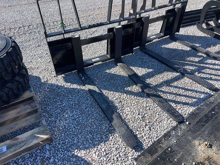 new-48"-kivel-pallet-fork-attachment-image-3