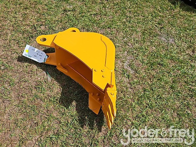 2026-caterpillar-305-image-1