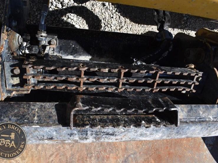 2023-caterpillar-259d3-image-32